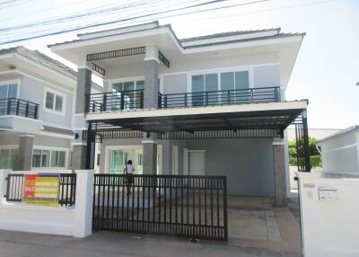 220 Sqm., 3 Beds, 2 Baths House listed for ฿ 3,400,000.