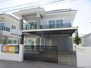 220 Sqm., 3 Beds, 2 Baths House listed for ฿ 3,400,000.