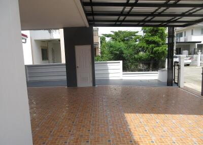 240 Sqm., 3 Beds, 2 Baths House listed for ฿ 3,913,000.