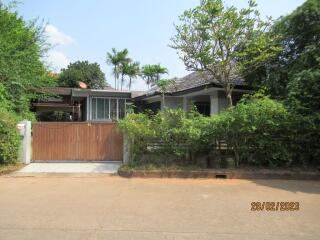 420 Sqm., 3 Beds, 2 Baths House listed for ฿ 3,885,000.