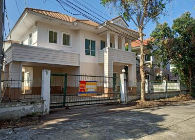 225 Sqm., 3 Beds, 3 Baths House listed for ฿ 3,885,000.