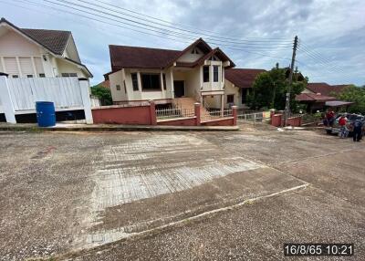 300 Sqm., 3 Beds, 1 Bath House listed for ฿ 3,859,000.