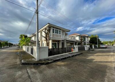 224 Sqm., 3 Beds, 3 Baths House listed for ฿ 3,000,000.