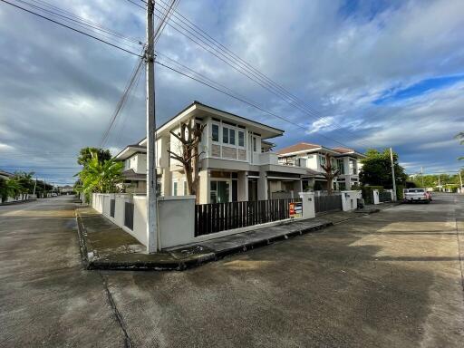 224 Sqm., 3 Beds, 3 Baths House listed for ฿ 3,000,000.