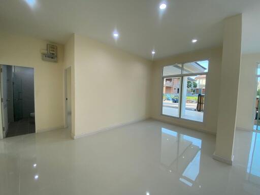 300 Sqm., 3 Beds, 2 Baths House listed for ฿ 3,833,000.