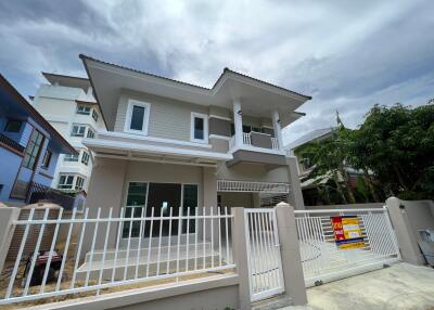 228 Sqm., 3 Beds, 3 Baths House listed for ฿ 3,780,000.