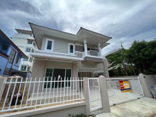 228 Sqm., 3 Beds, 3 Baths House listed for ฿ 3,780,000.