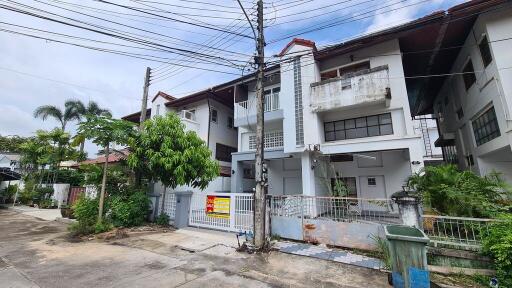 126 Sqm., 1 Bed, 1 Bath House listed for ฿ 3,740,000.
