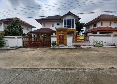 273 Sqm., 3 Beds, 3 Baths House listed for ฿ 3,250,000.