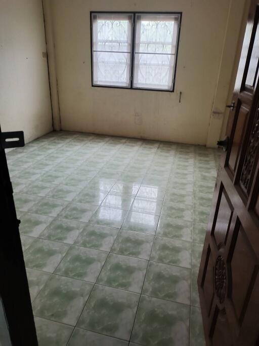 690 Sqm., 3 Beds, 1 Bath House listed for ฿ 3,709,000.