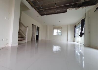 240 Sqm., 3 Beds, 3 Baths House listed for ฿ 3,675,000.
