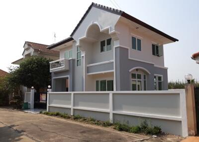 208 Sqm., 3 Beds, 2 Baths House listed for ฿ 3,675,000.