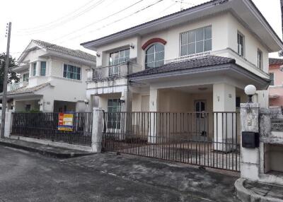 231 Sqm., 3 Beds, 2 Baths House listed for ฿ 3,400,000.