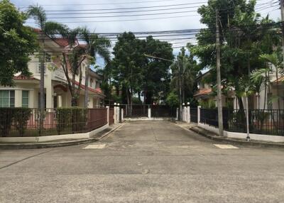 254 Sqm., 1 Bed, 1 Bath House listed for ฿ 3,623,000.