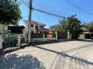 420 Sqm., 3 Beds, 2 Baths House listed for ฿ 3,578,000.