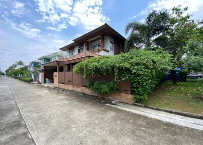 208 Sqm., 3 Beds, 2 Baths House listed for ฿ 3,570,000.