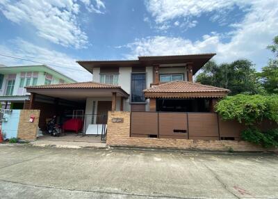 208 Sqm., 3 Beds, 2 Baths House listed for ฿ 3,570,000.
