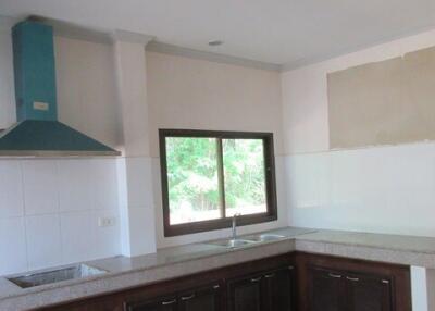 412 Sqm., 3 Beds, 2 Baths House listed for ฿ 3,570,000.