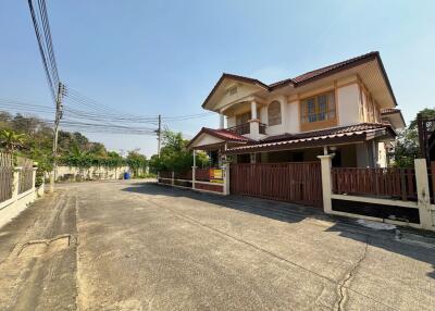 272 Sqm., 4 Beds, 3 Baths House listed for ฿ 3,570,000.
