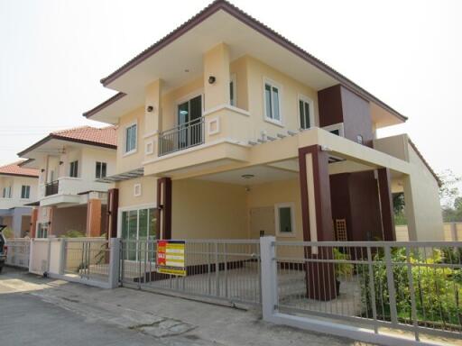 267 Sqm., 3 Beds, 1 Bath House listed for ฿ 3,520,000.