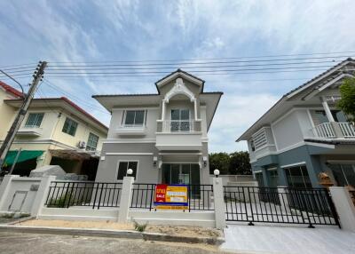 159 Sqm., 3 Beds, 2 Baths House listed for ฿ 3,000,000.