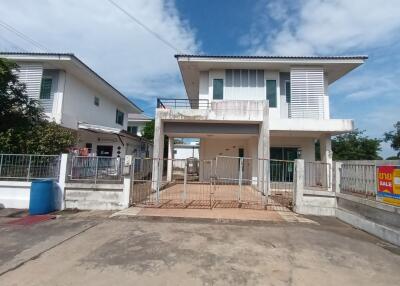 224 Sqm., 3 Beds, 2 Baths House listed for ฿ 3,465,000.