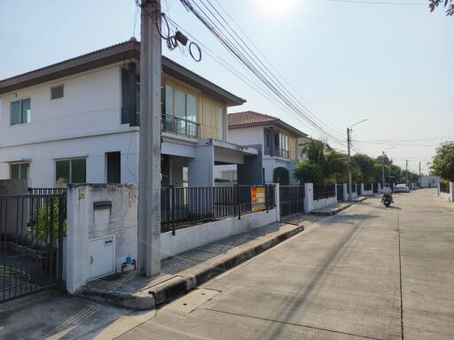 202 Sqm., 3 Beds, 2 Baths House listed for ฿ 3,465,000.