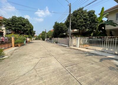 220 Sqm., 3 Beds, 3 Baths House listed for ฿ 3,360,000.