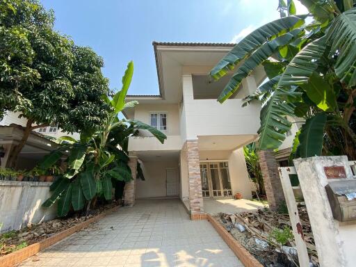 220 Sqm., 3 Beds, 3 Baths House listed for ฿ 3,360,000.