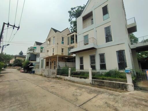 148 Sqm., 1 Bed, 1 Bath House listed for ฿ 3,360,000.