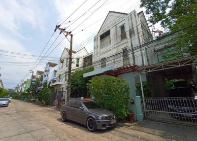 144 Sqm., 1 Bed, 1 Bath House listed for ฿ 3,360,000.