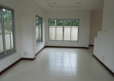 203 Sqm., 3 Beds, 1 Bath House listed for ฿ 3,308,000.