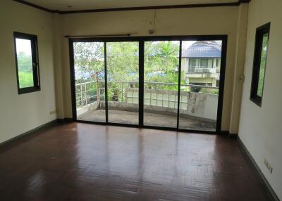 460 Sqm., 3 Beds, 2 Baths House listed for ฿ 2,800,000.