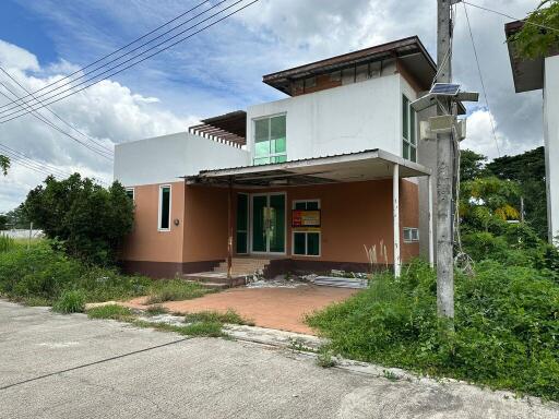 652 Sqm., 2 Beds, 2 Baths House listed for ฿ 3,280,000.