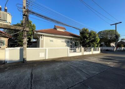 415 Sqm., 3 Beds, 1 Bath House listed for ฿ 3,255,000.