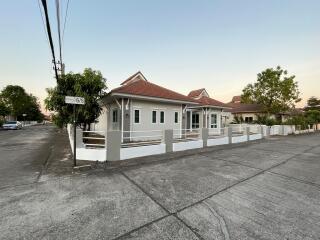 415 Sqm., 3 Beds, 1 Bath House listed for ฿ 3,255,000.