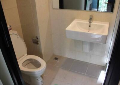 Clean, well-maintained bathroom with modern fixtures