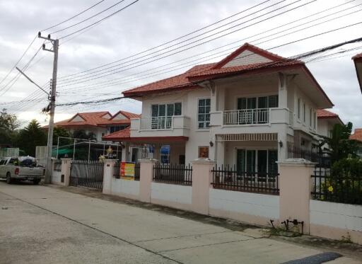 292 Sqm., 2 Beds, 1 Bath House listed for ฿ 2,525,000.