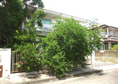 204 Sqm., 1 Bed, 1 Bath House listed for ฿ 2,850,000.