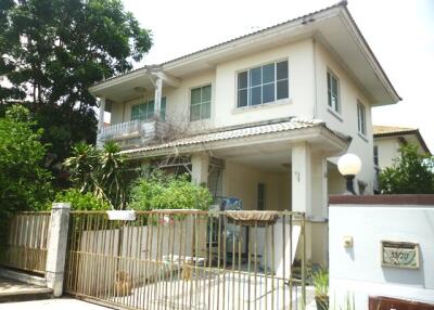 204 Sqm., 1 Bed, 1 Bath House listed for ฿ 2,850,000.