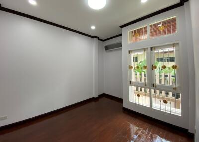 252 Sqm., 3 Beds, 2 Baths House listed for ฿ 2,650,000.