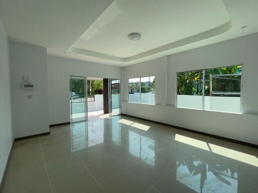 214 Sqm., 2 Beds, 2 Baths House listed for ฿ 2,500,000.