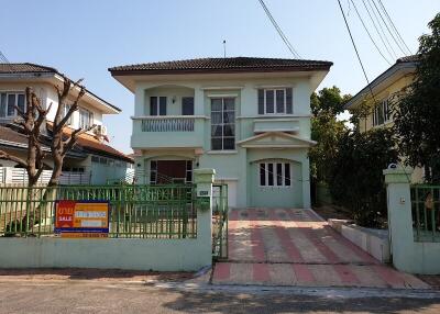 213 Sqm., 3 Beds, 1 Bath House listed for ฿ 2,660,000.