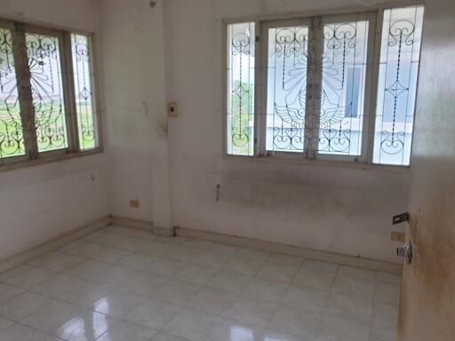 200 Sqm., 3 Beds, 2 Baths House listed for ฿ 2,660,000.