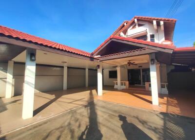 360 Sqm., 4 Beds, 2 Baths House listed for ฿ 2,350,000.