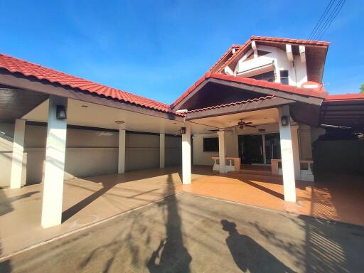 360 Sqm., 4 Beds, 2 Baths House listed for ฿ 2,350,000.