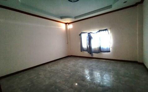 1,600 Sqm., 2 Beds, 1 Bath House listed for ฿ 2,100,000.
