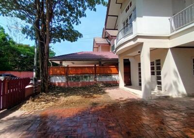 240 Sqm., 3 Beds, 3 Baths House listed for ฿ 2,940,000.