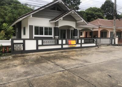 212 Sqm., 3 Beds, 2 Baths House listed for ฿ 2,915,000.