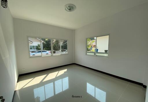 200 Sqm., 3 Beds, 2 Baths House listed for ฿ 2,400,000.